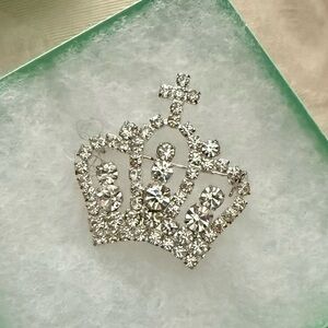 Sparkling Crown Fashion Brooch